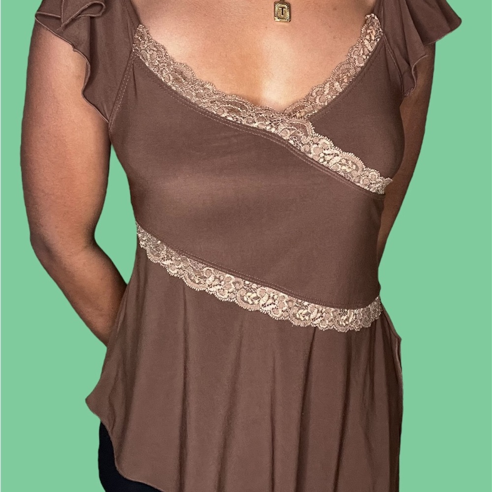 ✨ Brown Lace Trim Flutter Sleeve Top!